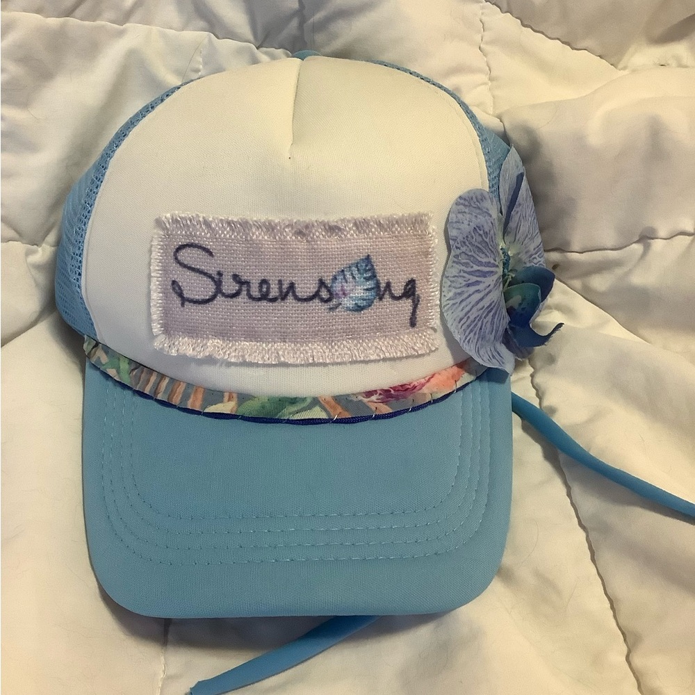 Blue and White Baseball cap by Sirensong